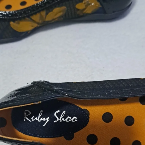 Elegant Blue and Gold Women's Flats - Picture 2 of 4